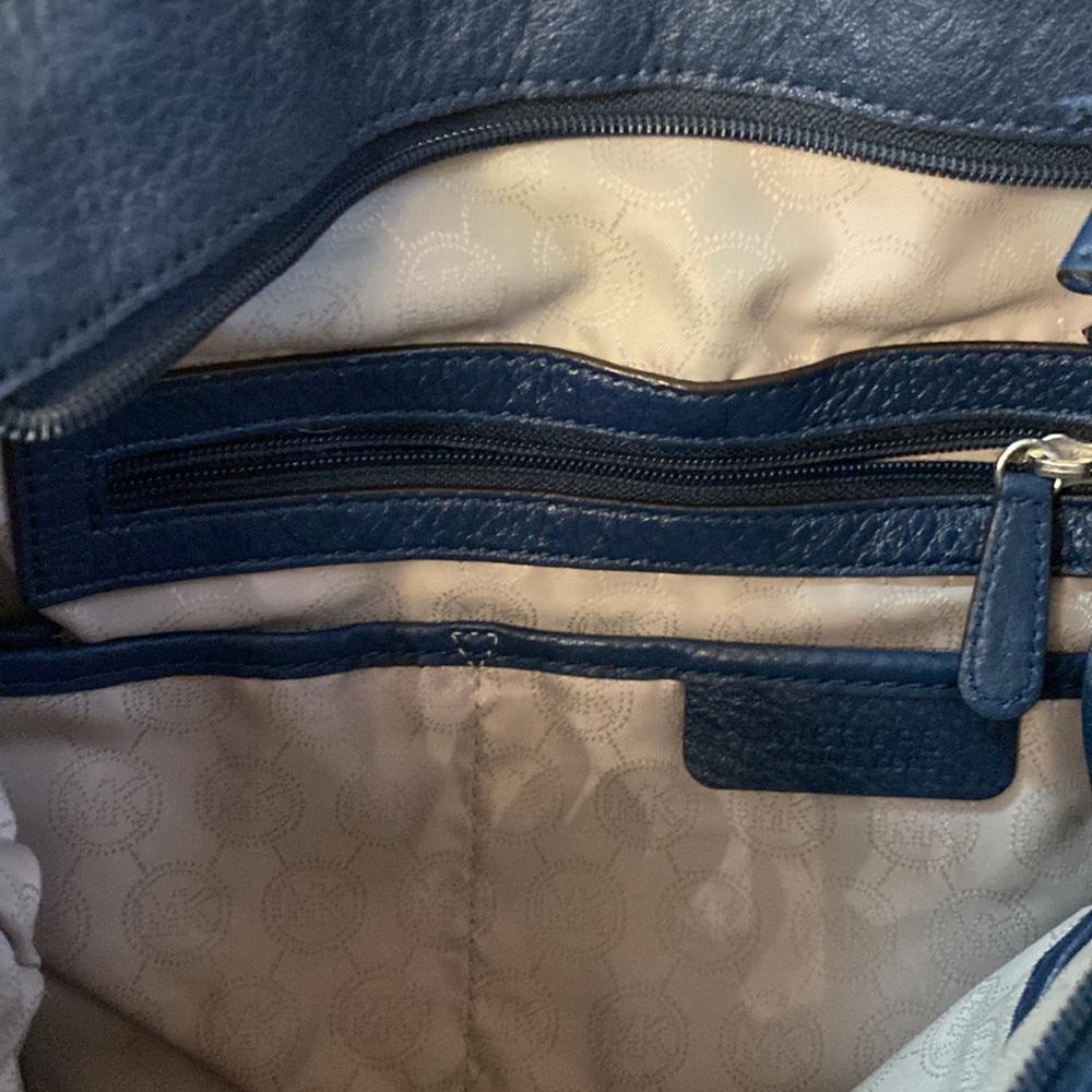 Michael Kors navy leather hobo bag - Picture 8 of 16